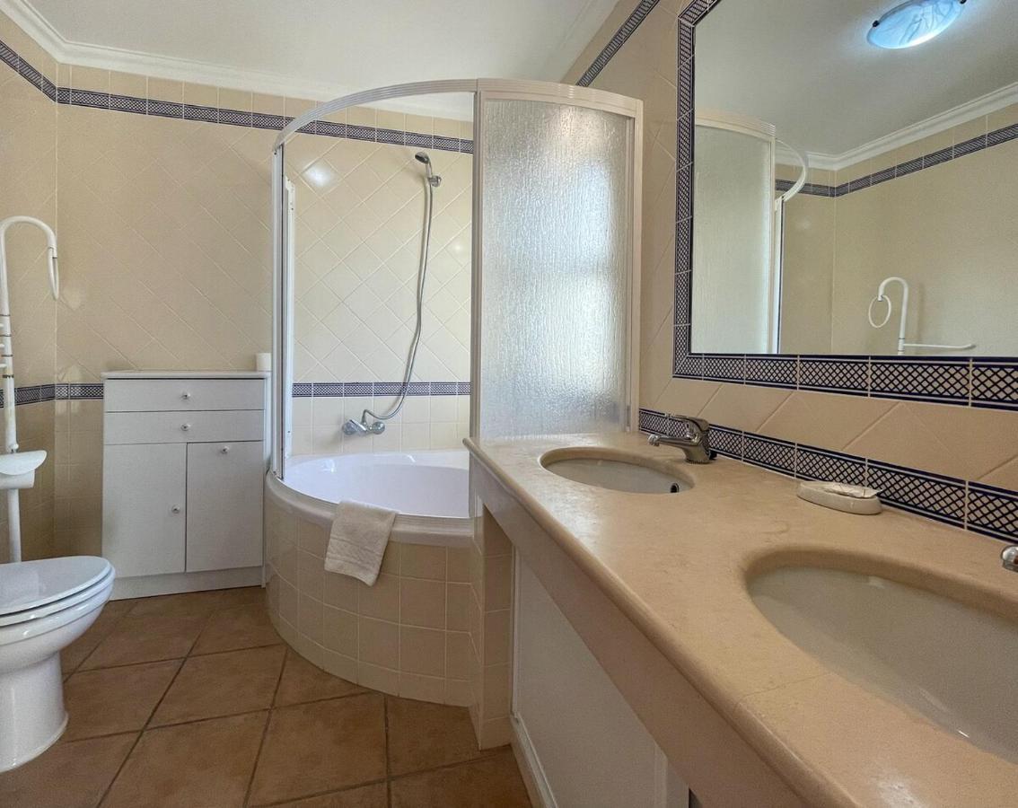 Villa Moradia T3 Aguia Marina, Com Piscina E Bbq à Albufeira Extérieur photo