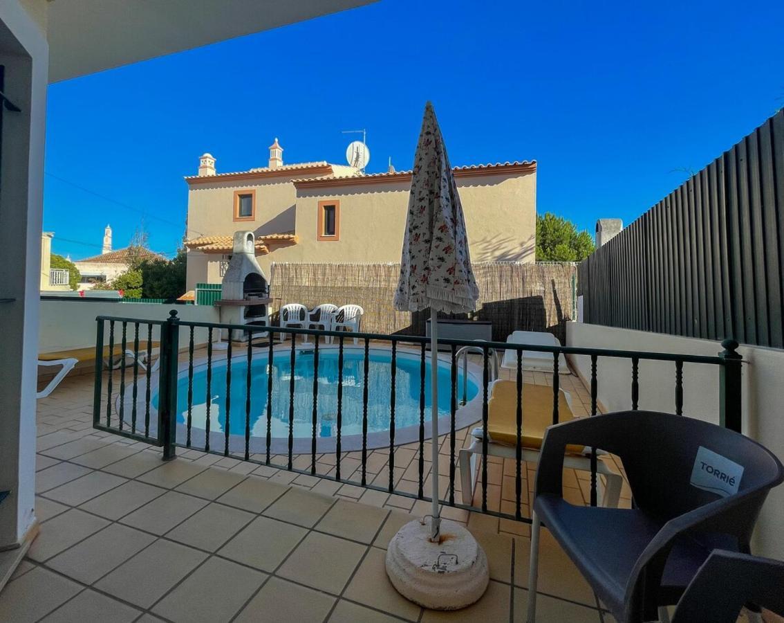 Villa Moradia T3 Aguia Marina, Com Piscina E Bbq à Albufeira Extérieur photo